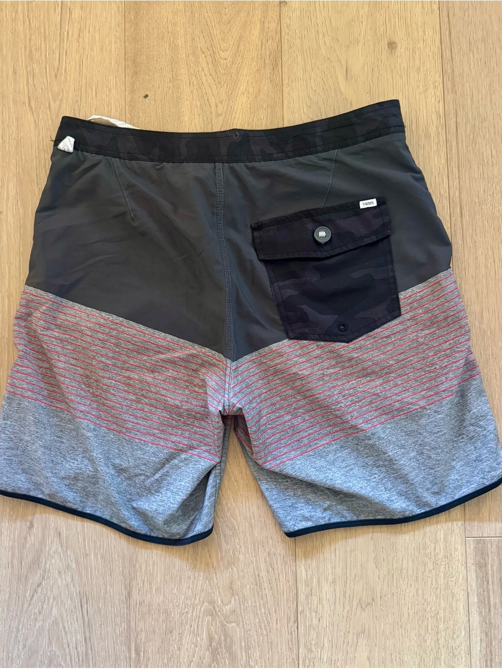 Vuori Cruise V314 Board Shorts Performance 4 Way Stretch Red and Gray Striped - Picture 3 of 5